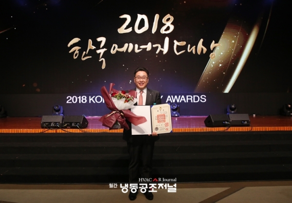 한국그런포스펌프 신현욱 대표이사가 ‘제40회 한국에너지대상’에서 석탑산업훈장을 수상했다.