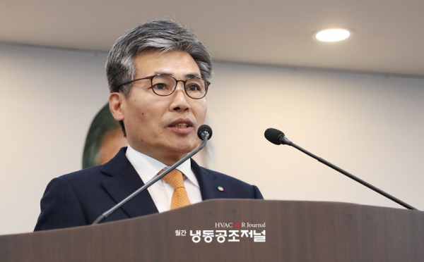 조인호 서울시회 회장이 취임사를 하고 있다.