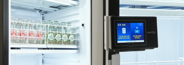 캐리어냉장 신제품 ‘캐리어 AI 무인 쇼케이스’ 카메라 & 카드리더기