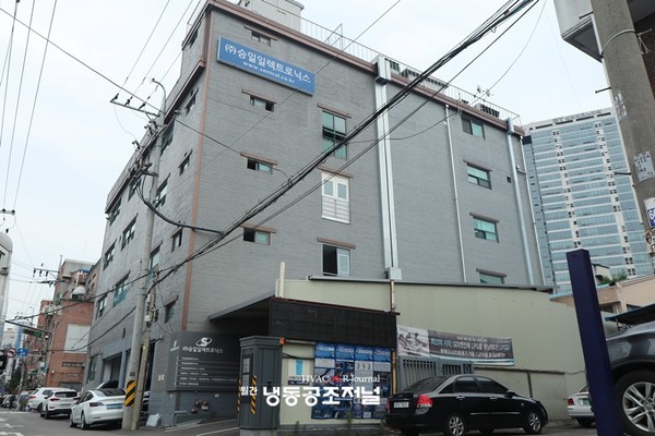경기도 부천시 춘의동에 위치한 승일일렉트로닉스 본사 및 공장 전경